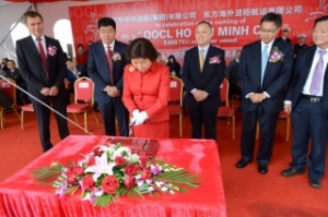OOCL Takes Over Final 8,888-TEU Boxship Newbuild