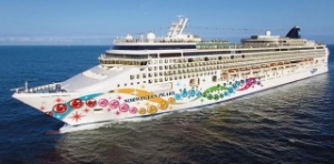 Norwegian Pearl Passenger Falls Overboard, Search Underway