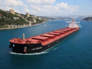 Diana Shipping Fixes Two Bulkers