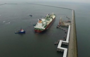 Live: First Polish LNG Cargo Arrives at Świnoujście