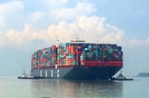 Ocean Three Loads Record Breaking Cargo on Al Muraykh