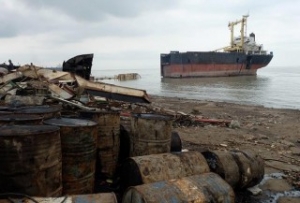 Bangladeshi Ship-Breaking Yard Claims Another Victim