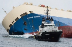 Gallery: SMIT Salvage Team Boards Modern Express, Attaches Tow Line