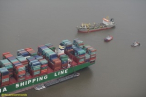 GALLERY: CSCL Indian Ocean Still Stuck, Dredging Starts at Grounding Site