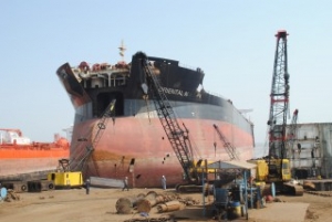 Maersk Sets Sights on Upgrading Alang Recycling Yards