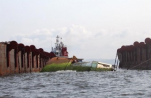 Gallery: Saloos Wreck Removed from Angolan Waters