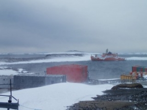 Crew to Attempt to Refloat Aurora Australis