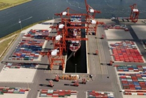 Japan Buys Controlling Stake in Yokohama, Kawasaki Ports