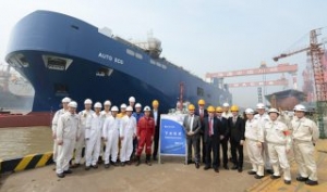 First of Its Kind LNG-Fuelled Car Carrier Hits the Water