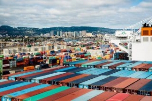 Port of Oakland Extends Gate Hours to Combat Cargo Inflow