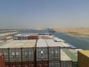 Suez Canal Cuts Boxship Fees to Attract More Traffic
