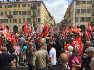Workers Announce New Strikes at French LNG Terminals, Ports