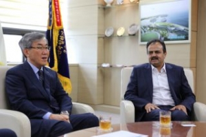 South Korea, Iran Set Up Regular Container Service via Middle East Service