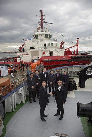 World First: A Purely Gas-Powered Tug