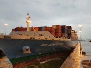 Gallery: First Five-Digit TEU Boxship Crosses Panama Canal