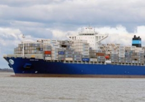 Maersk Shams Refloated after Grounding in Suez Canal