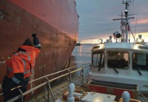 Pilot Boat Hits LNG Carrier, Three Crew Injured