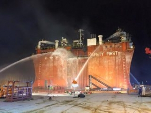 Gallery: Fire Hits Barge at Sembcorp Marine Yard
