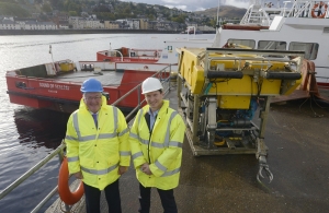 Fergus Ewing Visits the Underwater Center