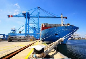 Alphaliner: Maersk Could Sell APM Terminals and Damco