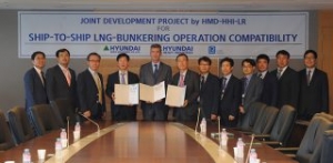 LR, HHI, HMD Team Up on STS LNG Bunkering Study
