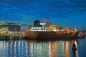 Coral Methane Ships 1st Cargo from New LNG Berth