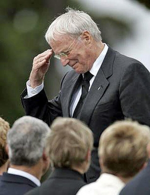 Navy Astronaut, Aquanaut, Scott Carpenter Laid to Rest