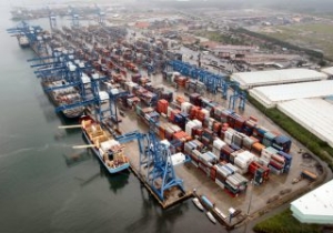 Ports in Panama Brace for Hurricane Otto