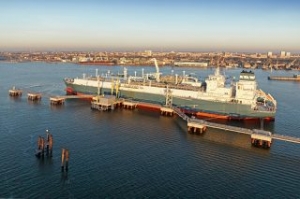 Höegh LNG Nabs FSRU Charter Deal in Pakistan