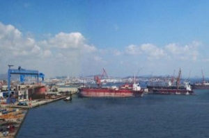 Cosco Dalian Hands Over Salvage Vessel, Bulker