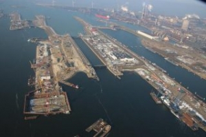 Construction of Port of Amsterdams New Sea Lock Gathers Pace