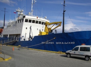 Search and Rescue of Passenger Vessel Beset in Ice Continues