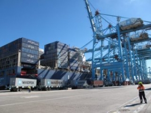 Spanish Dockworkers Hammer Out Deal with Employers, Strikes Called Off