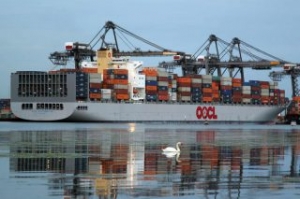 COSCO Shipping, SIPG Offer to Buy OOIL