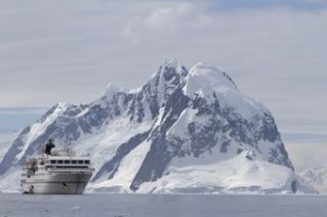 Shipping Industry Cautioned as Giant Antarctic Iceberg Breaks Off