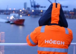Höegh LNG Nets Financing for FSRU#8