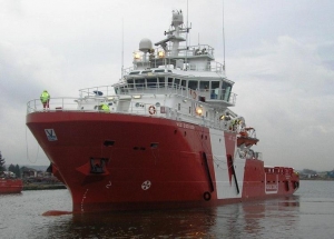 VOS Discovery Provides Assistance to Workboat in Distress (UK)