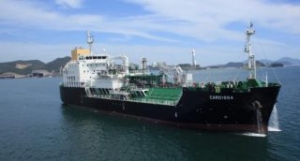 Shells First LNG Bunker Ship Arrives in Rotterdam