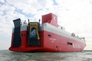 Update: Two Greenpeace Activists Arrested after Boarding Car Carrier