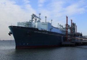 Höegh LNG Partners Delays FSRU Purchase Plans