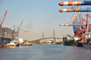 Hamburg Port to Attract Clean Ships with New Fee System