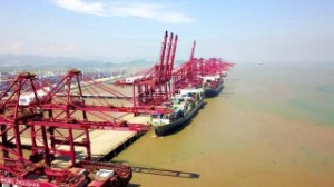 Crew Faces Disturbing Phone Inspection in Ningbo