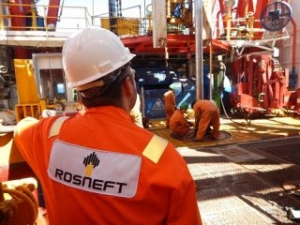 Rosneft Books Ten Arctic Shuttle Tankers at Zvezda
