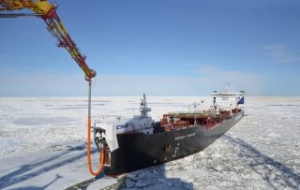 Weak Tanker Rates Push Sovcomflot to Red