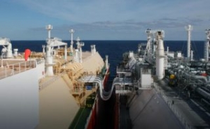 Petronas, Partners Pen Ship-to-Ship LNG Transfer Deal