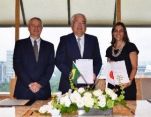 NSU Pens 25-Year COA with Vale
