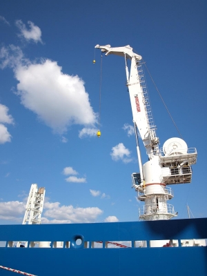 HHI Orders Two MacGregor Subsea Cranes