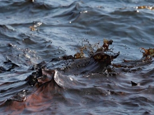 Tanker Sinks Causing Oil Spill in the Gulf of Thailand