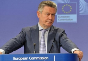 De Gucht: Transatlantic Trade Growth Will Not Mean Lower Standards