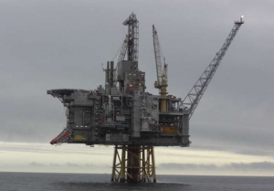 Boat Smashes into Norwegian Oil Rig, 60 Workers Evacuated